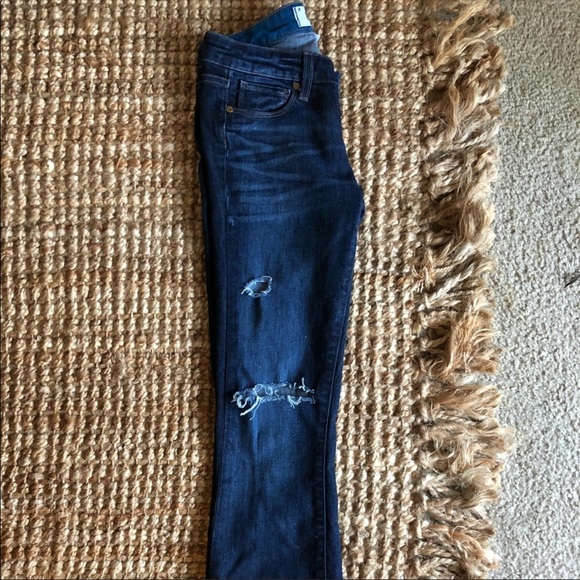 PAIGE Jeans Skyline Hartley distressed Size 25” - Picture 6 of 8
